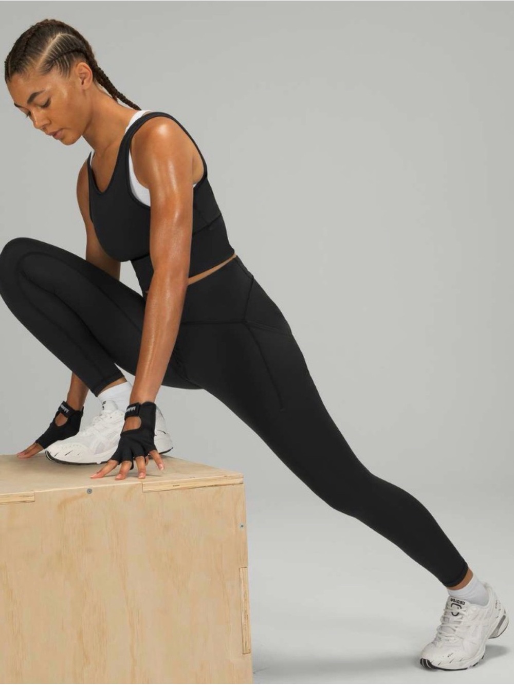 Lululemon Power Thru High Rise Tight 25"
Black 2 - Picture 5 of 8